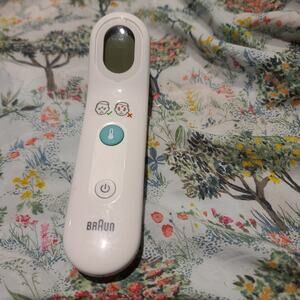 Braun Digital Forehead Thermometer Professional Accuracy Fever Guidance White